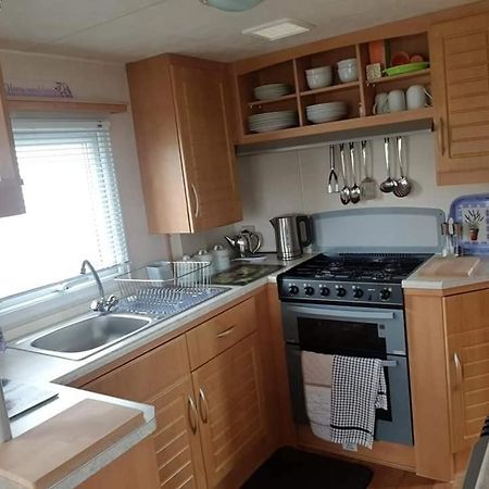 I 10 Caravan 4 Berth Chase Caravan Park Ingoldmells Exteriör bild