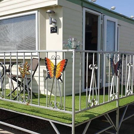 I 10 Caravan 4 Berth Chase Caravan Park Ingoldmells Exteriör bild